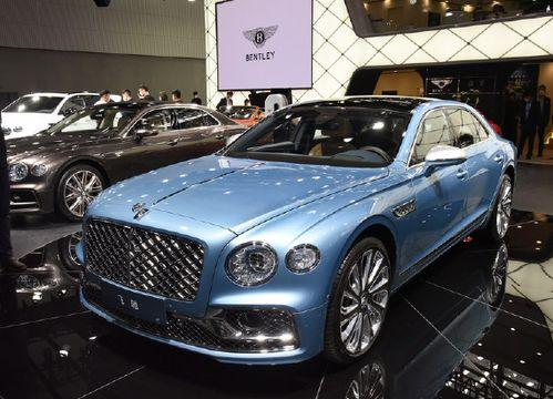 宾利最新款飞驰2024爆料,奢华升级，驾驭未来经典